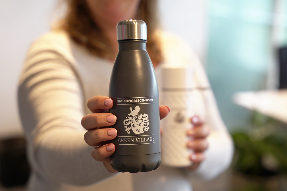 reusable water bottles